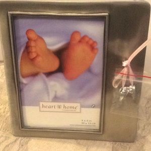 Connoisseur Metal Baby frame 4” x 6”